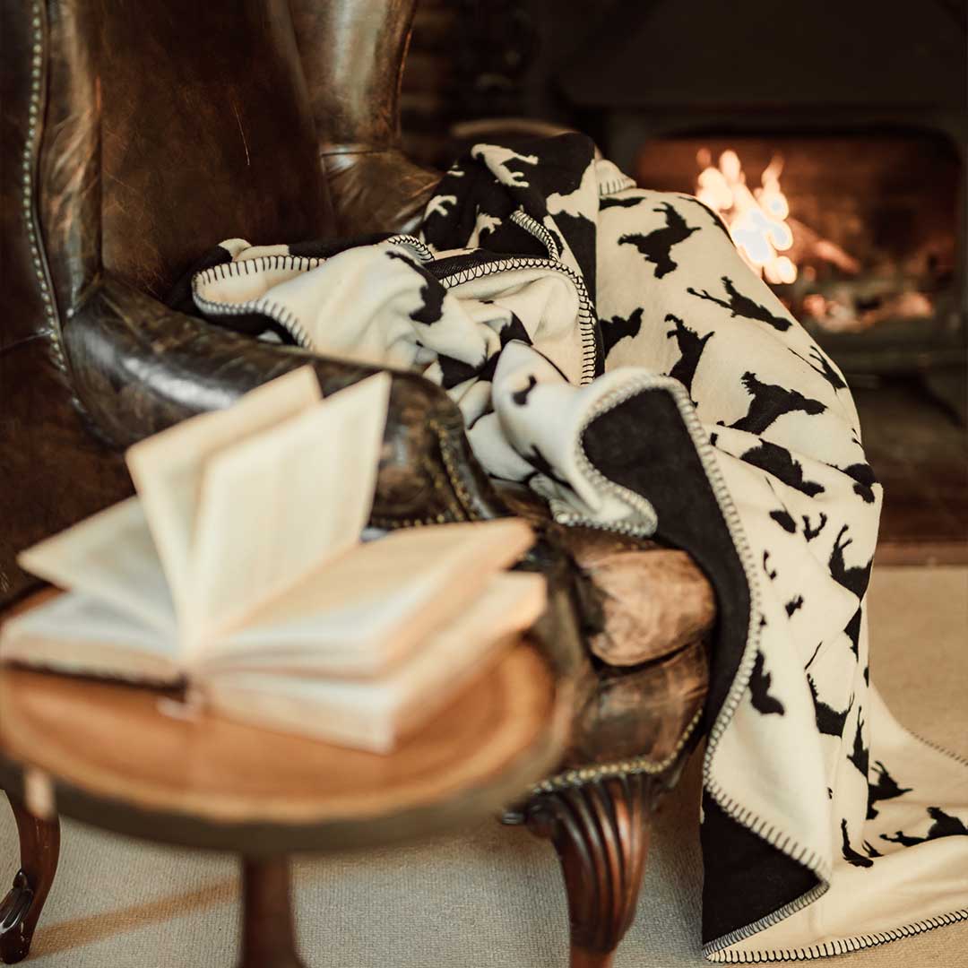 The Labrador Co.-Black & Cream Reversible Spaniel Throw The Labrador Co.-Black & Cream Reversible Spaniel Throw
